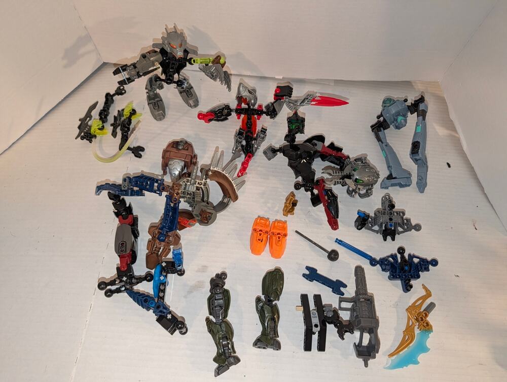 Lot of Lego Bionicle Pieces & Parts